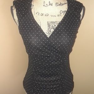 💖 Bandolino black white polka dot top